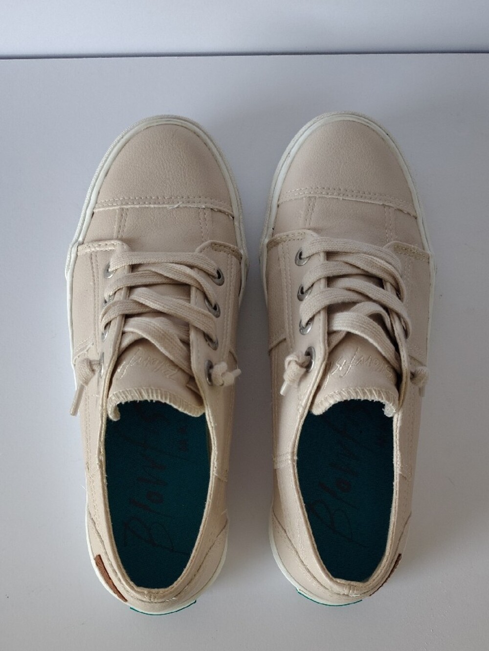 Blowfish Casual Women's 8 Beige Sneakers - Low Top Comfort - Picture 4 of 8